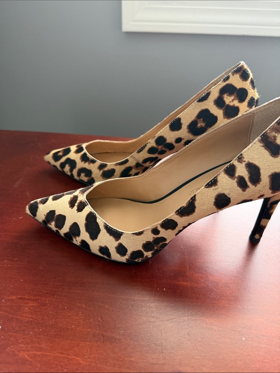 Banana Republic Shoes - Banana Republic Leopard-Print Pointed-Toe Pumps in Tan/Black Real Dyed Calf Fur
